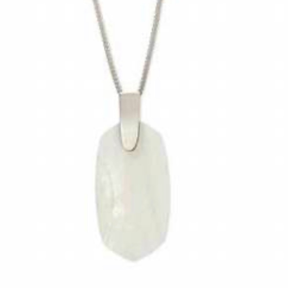 Kendra Scott pendant necklace